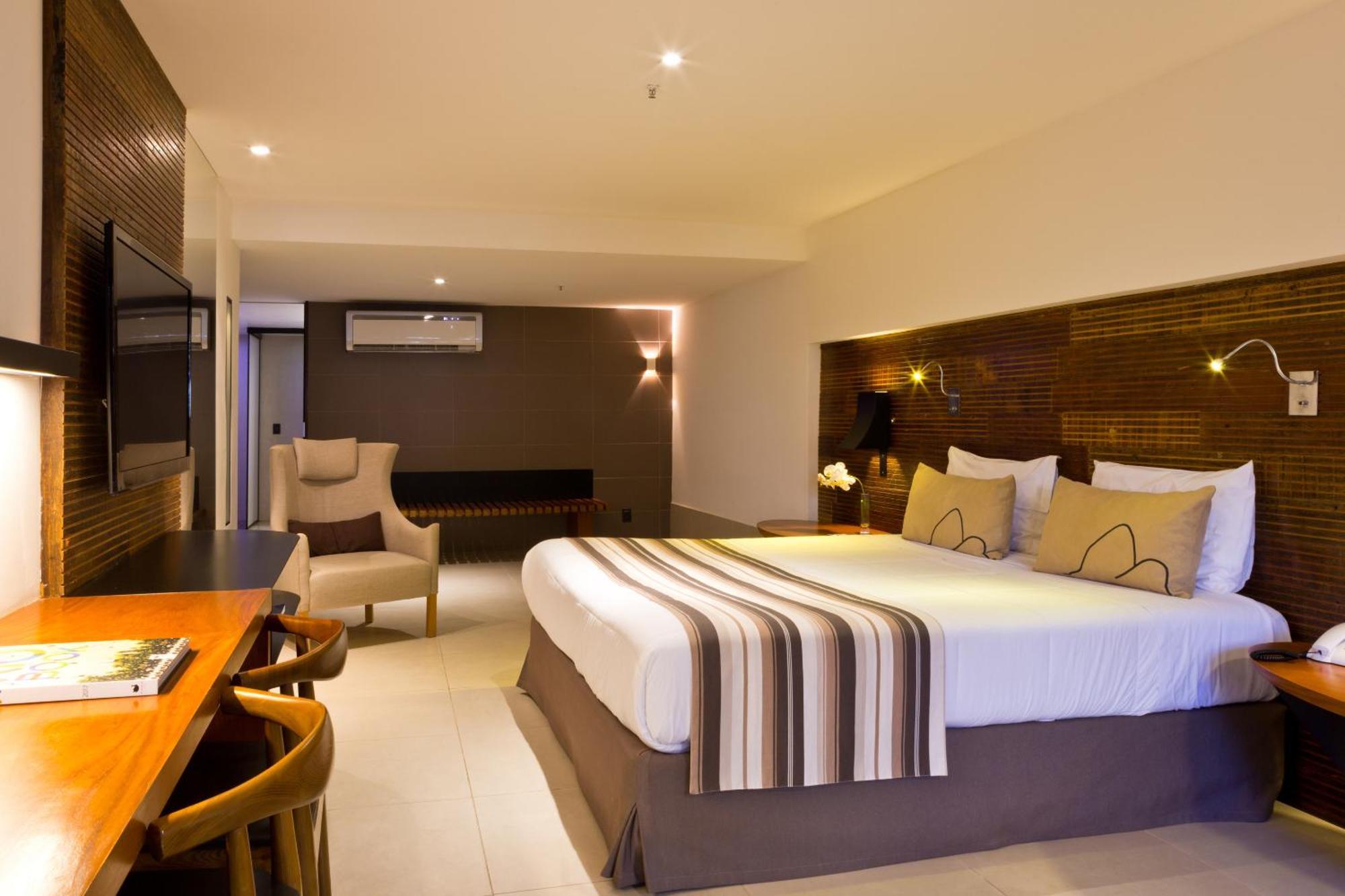 Premium Double Room Bath,1212704572:JPEG