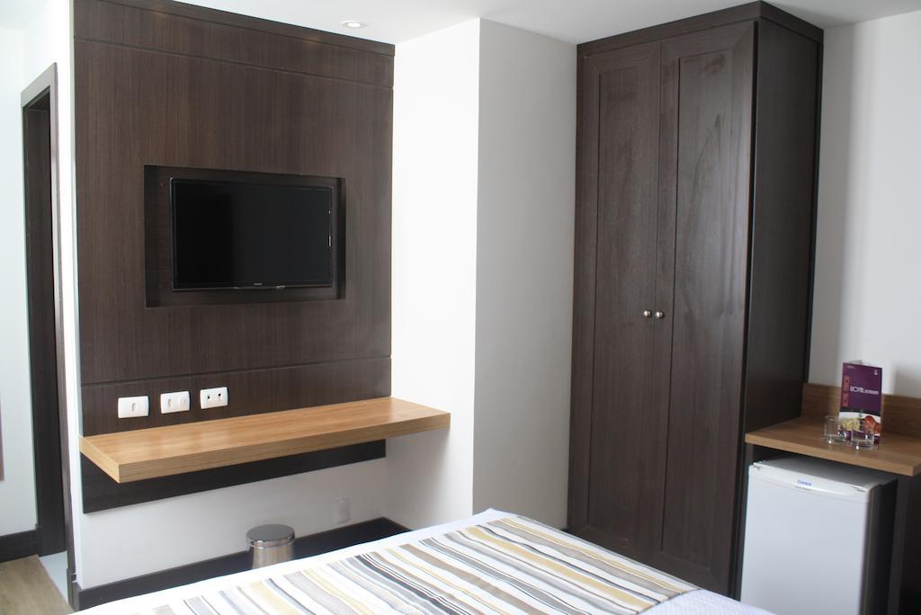 Quarto Duplo