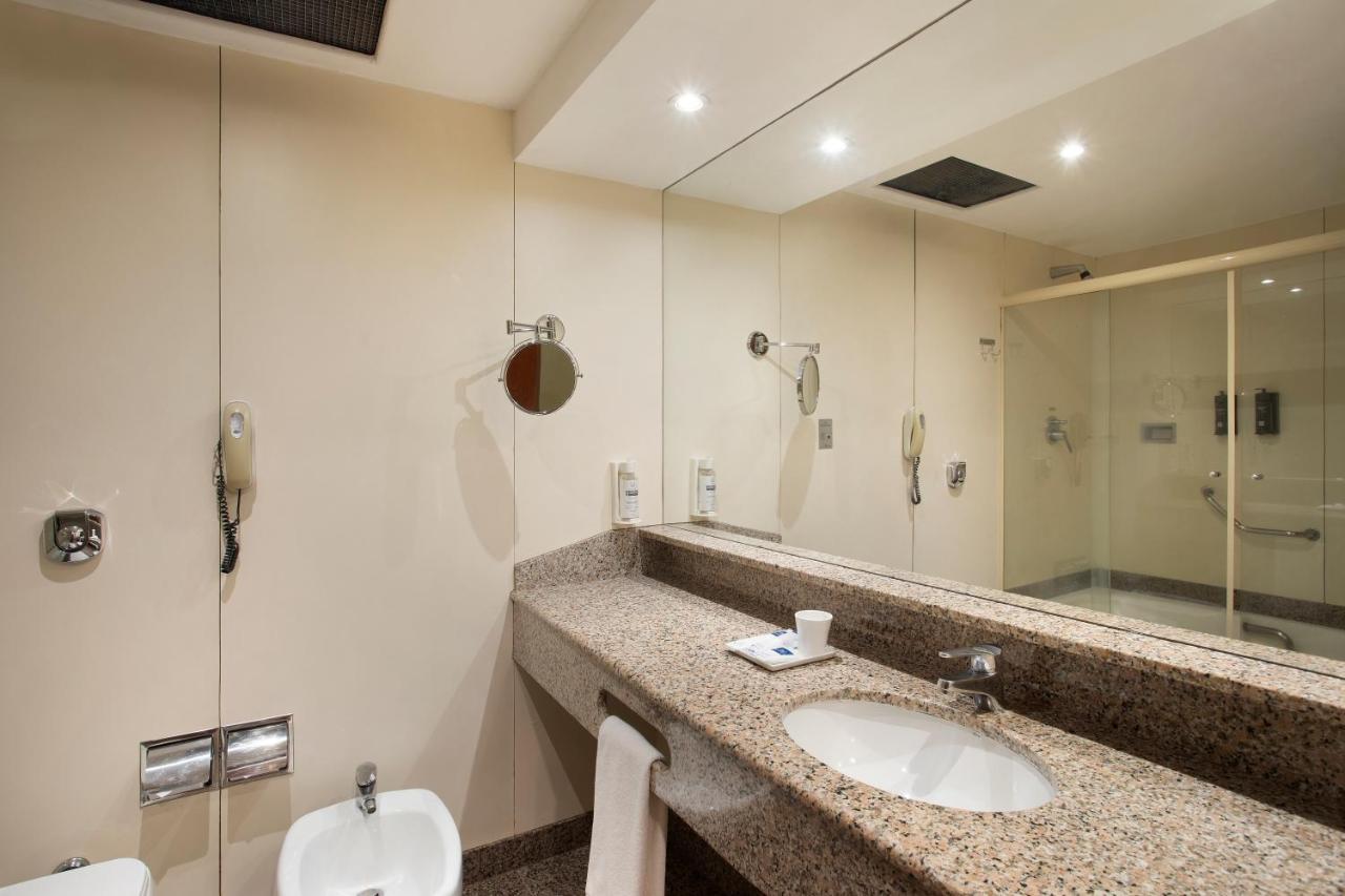 Quarto Deluxe com Cama de Casal
