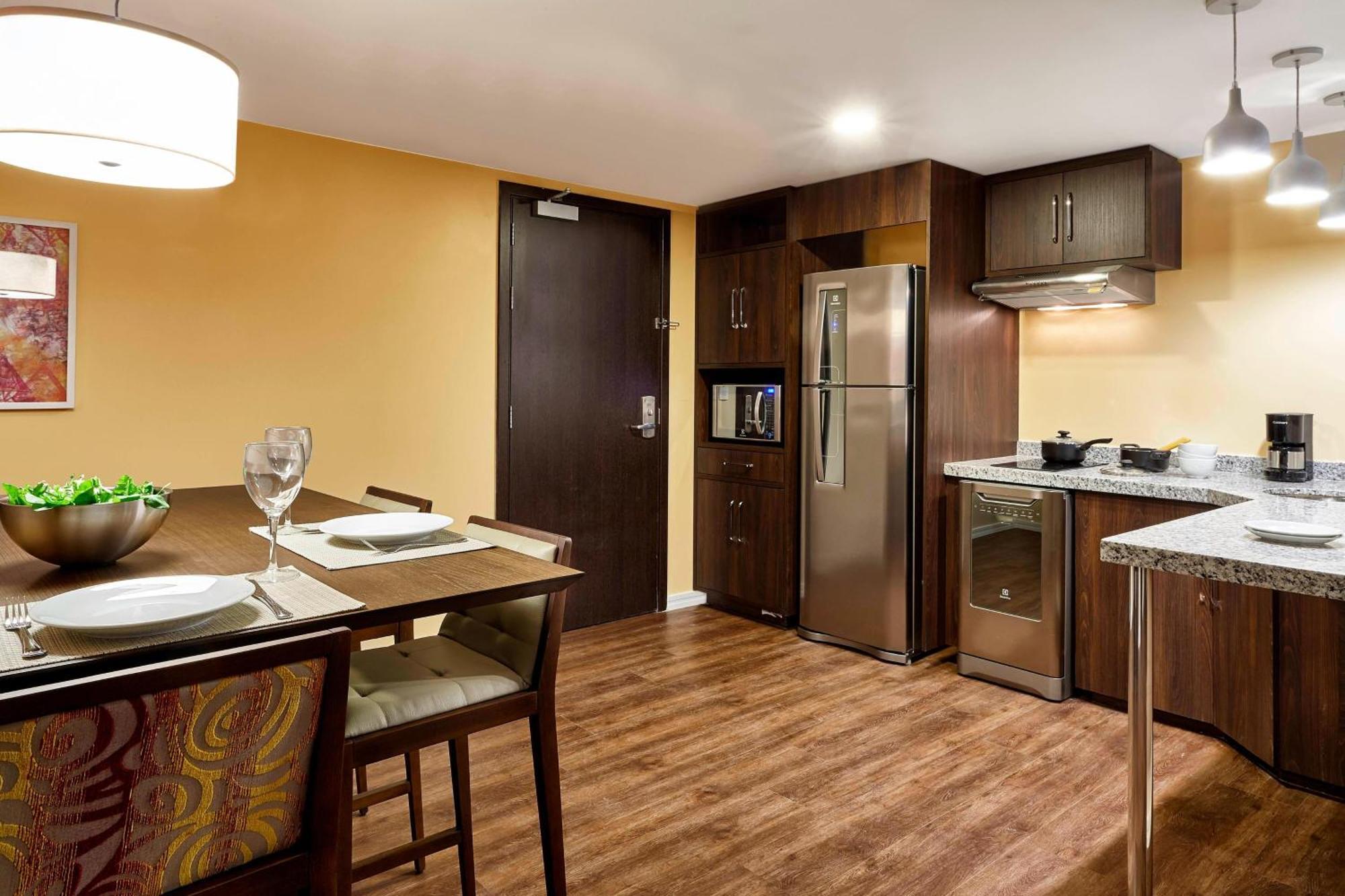 One-Bedroom Suite,1606589557:JPEG