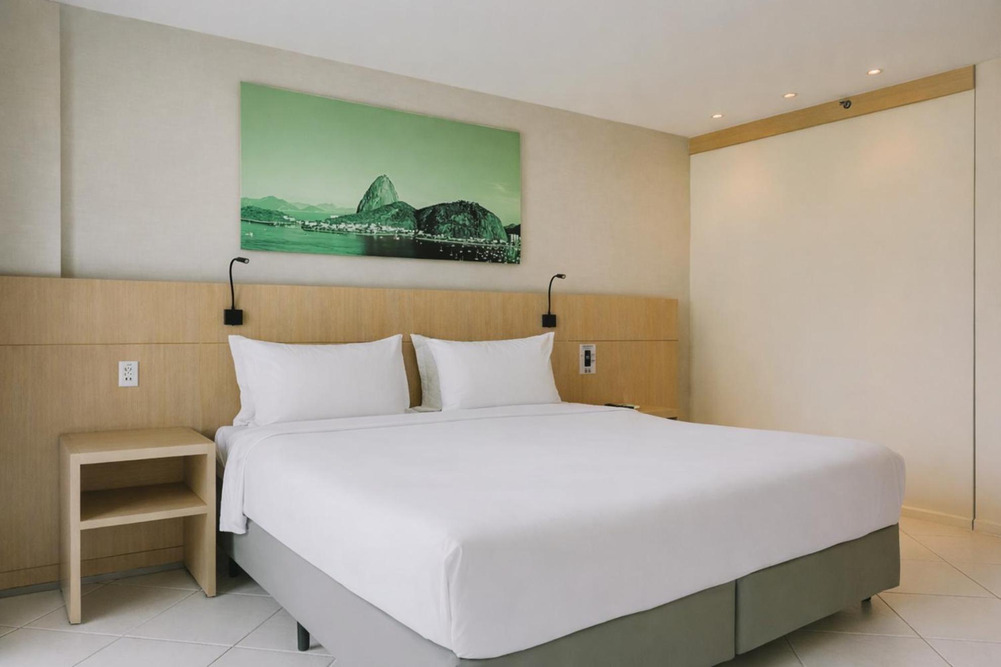 Luxury Room King-Size Bed